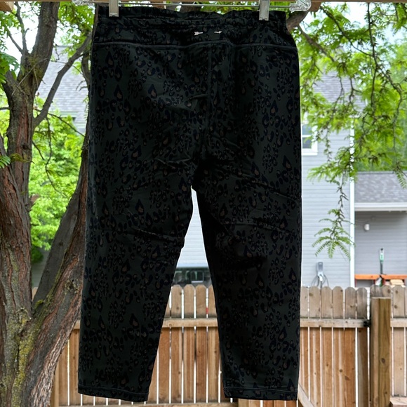 The Upside Green Leopard Print Cropped Leggings Tights size 10 Medium - Picture 8 of 16